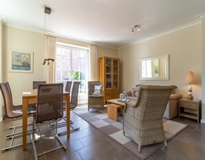 Dining - Semi-detached House in a Quiet Location in the Village of St. Peter-ording (St. Peter-Ording)