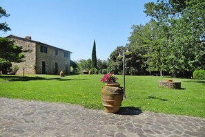Deluxe Apartment, 2 Bedrooms | Garden