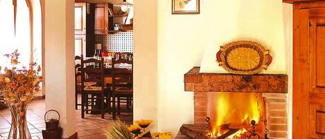 Appartement classique, 2 chambres | Salle de séjour