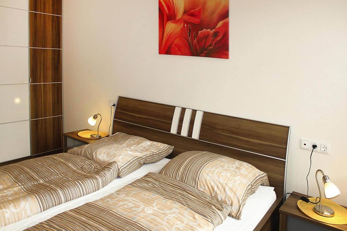 Classic Apartment, 2 Bedrooms | 5 bedrooms, individually furnished, bed sheets