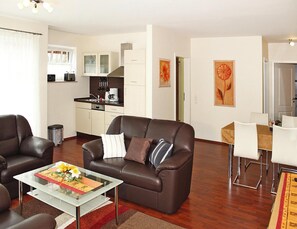 Comfort Apartment, 2 Bedrooms | Living room - Aparthotel Museumshof, Fehmarn (Fehmarn)