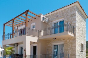 คอมฟอร์ทวิลล่า, 4 ห้องนอน | บริเวณภายนอก