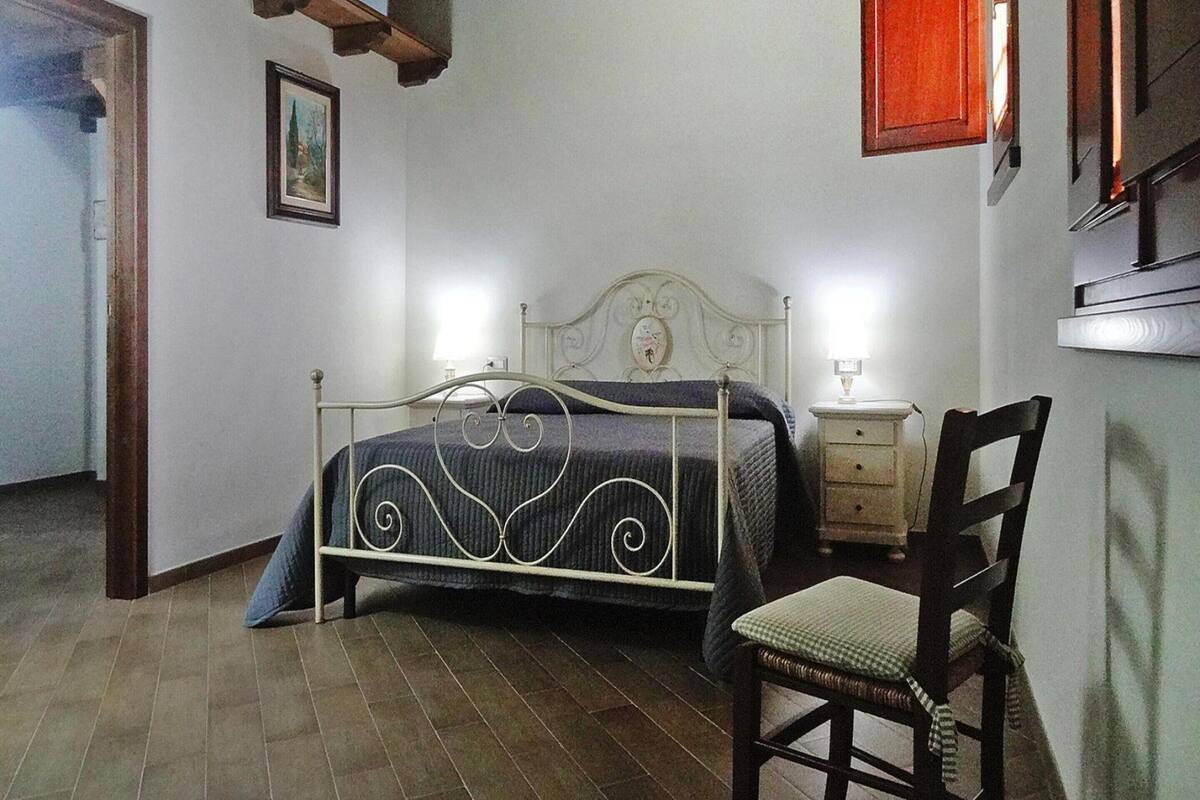 شقة مريحة - غرفتا نوم | 6 عدّة غرف نوم وطراز فريد لكل وحدة