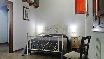 Comfort Apartment, 2 Bedrooms | 6 bilik tidur, dilengkapkan perabot secara berasingan