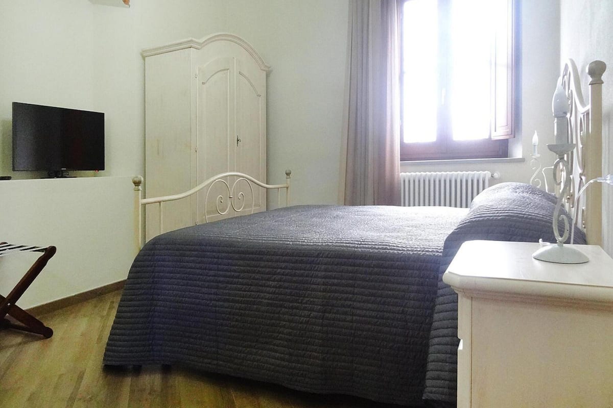 2 bedrooms, individually furnished