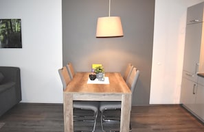 Classic Apartment, 2 Bedrooms | Dining - Apartment in Lubben Near the Water (Lübben (Spreewald))