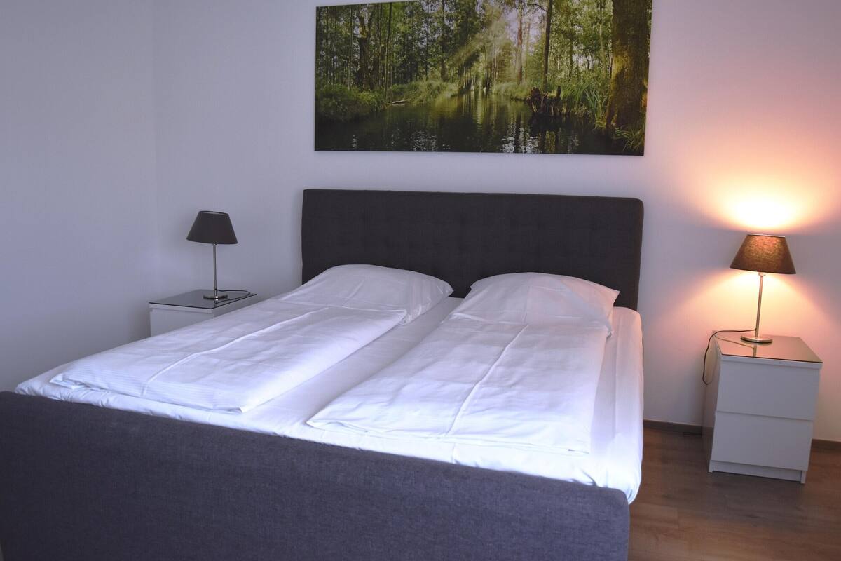 Deluxe appartement, 2 slaapkamers | 3 slaapkamers, individueel gemeubileerd, beddengoed