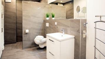 Classic Apartment, 2 Bedrooms | Bathroom | Shower, hair dryer