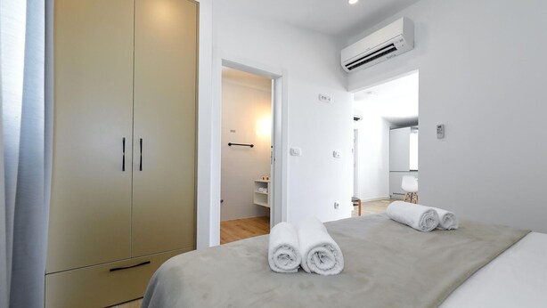 Unclassified image, 1 of 75, button - Apartments Dalmatia in Preko, Island Ugljan, With Swimmingpool (Preko)