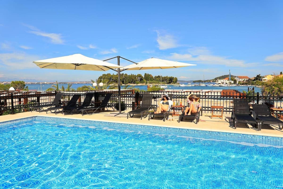 Indendørs pool, udendørs pool