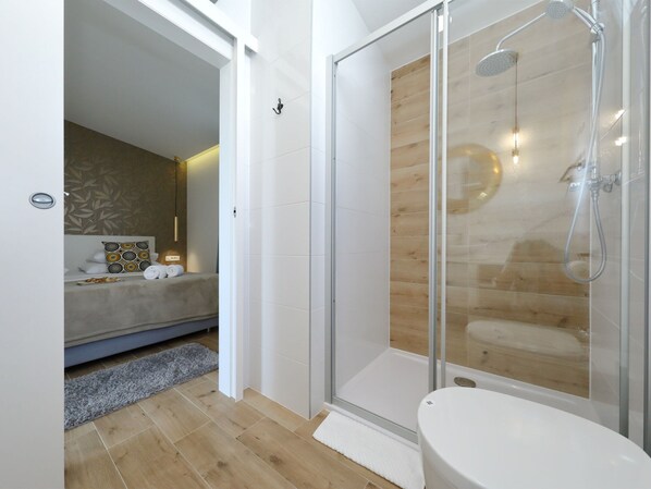 Classic Apartment, 2 Bedrooms | Bathroom | Shower, hair dryer - Apartments Dalmatia in Preko, Island Ugljan, With Swimmingpool (Preko)