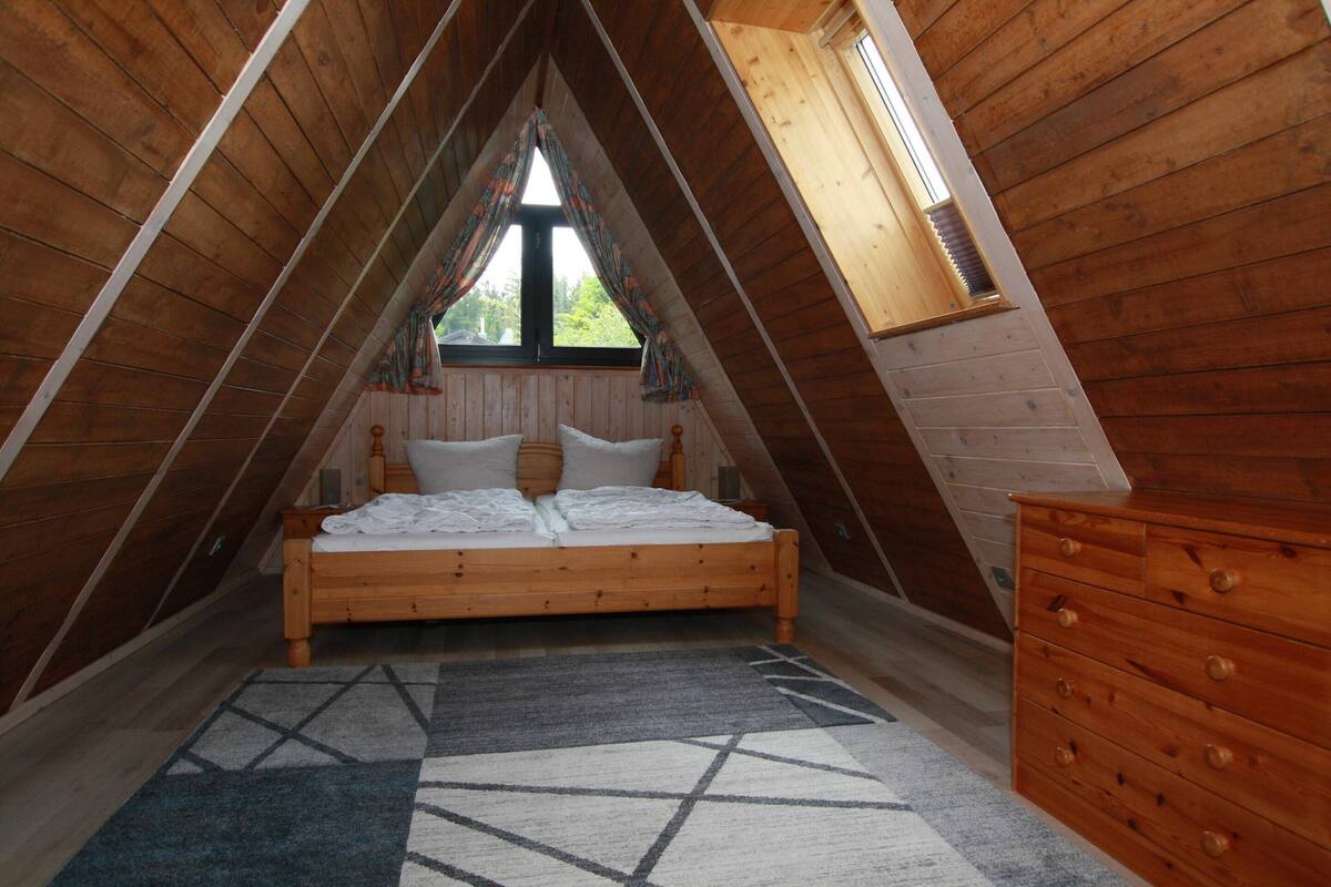 Hus Comfort - 3 sovrum | 13 sovrum, unika möbler och sängkläder