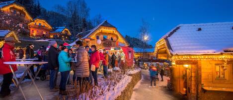 Comfort Chalet, 4 Bedrooms | Outdoor dining