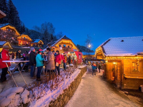 Comfort-Chalet, 4 Schlafzimmer | Speisen im Freien