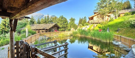 Comfort Chalet, 4 Bedrooms | Property grounds