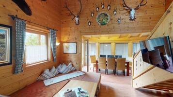 Comfort Chalet, 4 Bedrooms | Living room | Fireplace