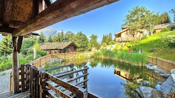 Deluxe-Chalet, 4 Schlafzimmer | Unterkunftsgelände