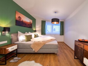 9 chambres, ameublement personnalisé, draps fournis