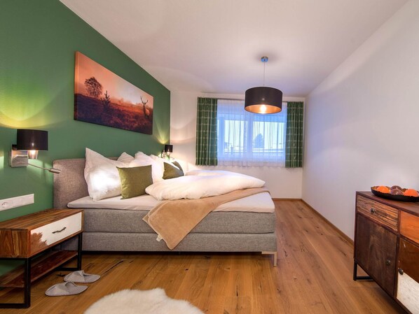 9 bedrooms, individually furnished, bed sheets - Apartment in the Heart of Neukirchen (Neukirchen am Grossvenediger)