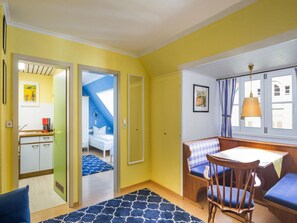 Comfort Apartment, 1 Bedroom | Living room - Apartments Haus Burgund, Meersburg (Meersburg)