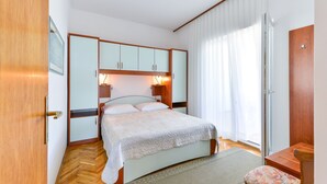Room - Apartments in House Liveric, in Vir at the Beach (Vir)