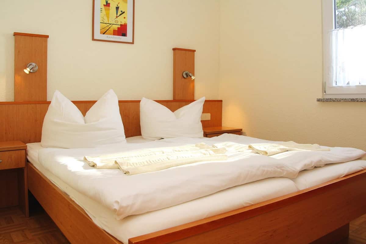 Comfort House, 2 Bedrooms | 8 bedrooms, individually furnished