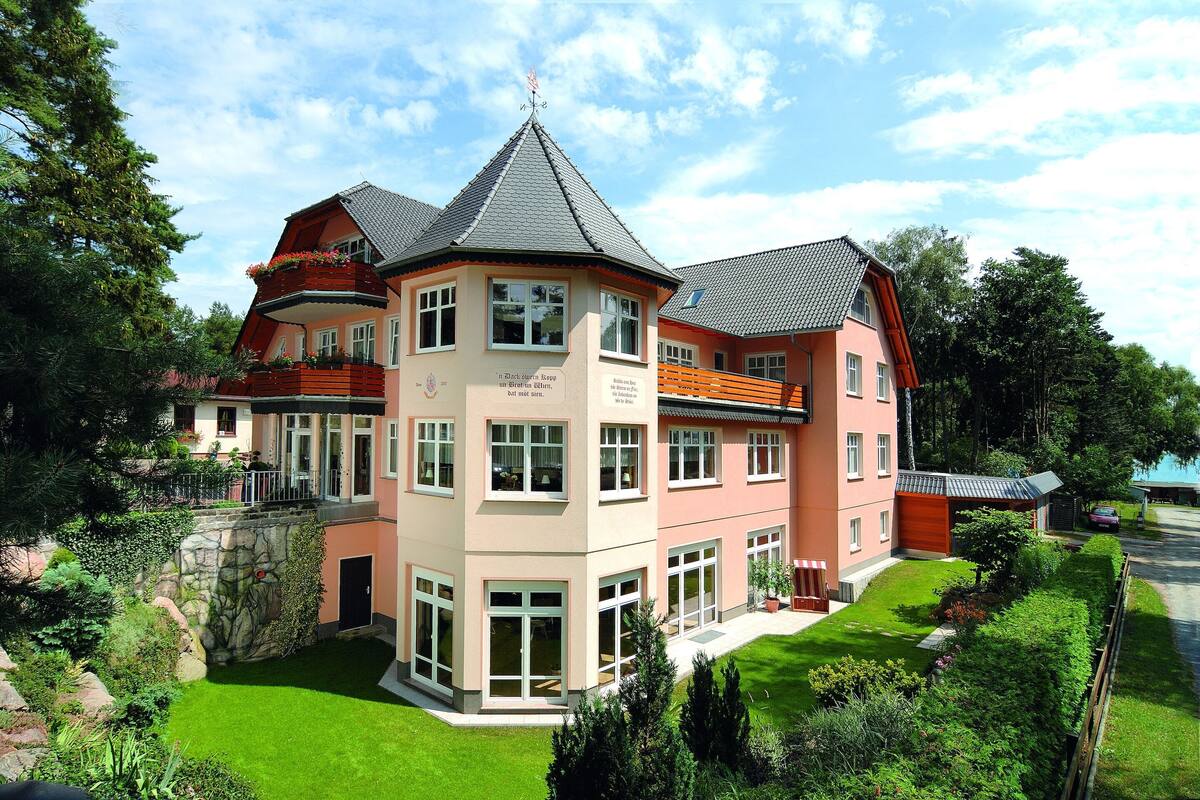 Deluxe House, 2 Bedrooms | Reception