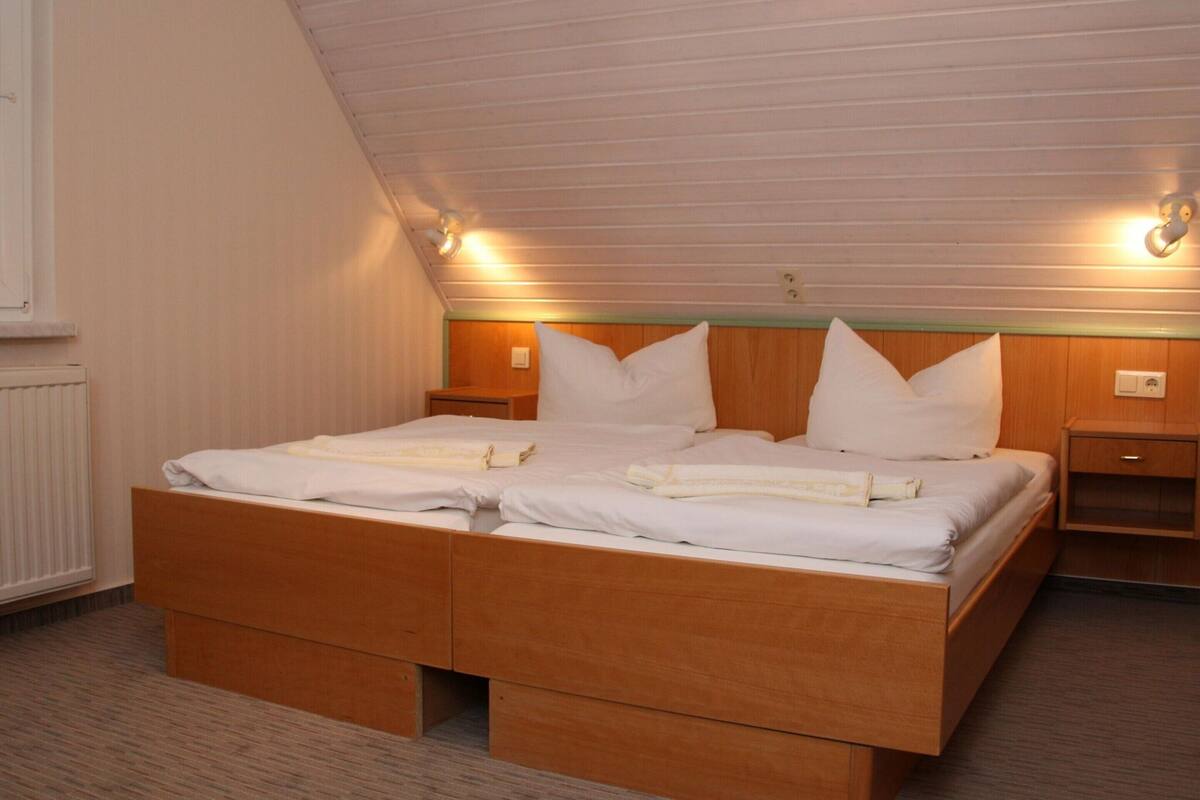 Rumah Premium, 3 kamar tidur | 8 kamar tidur dan dilengkapi dengan perabotan berbeda-beda