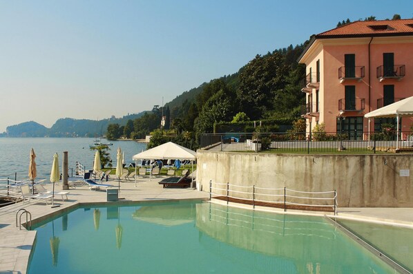 Outdoor pool - Apartment in my own With Terrace (Meina)