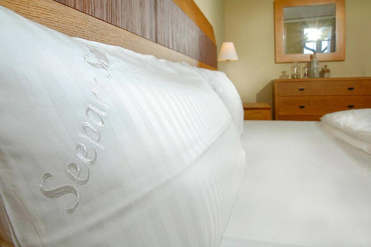 2 bedrooms, individually furnished, bed sheets