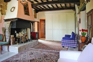 Fireplace, DVD player