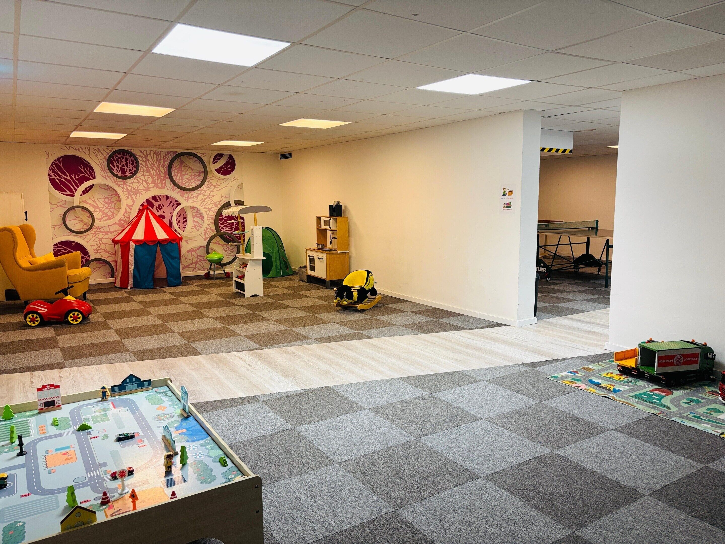 Apartamento clássico, 2 quartos | Área infantil