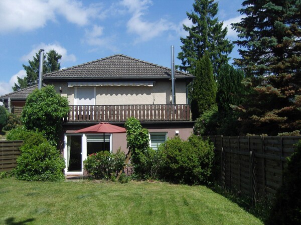 Garden-view Apartment In Heringhausen Lake City Centre - Diemelsee