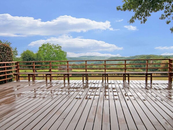 Classic Cottage, 6 Bedrooms | Balcony