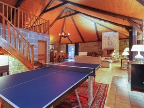 Classic House, 5 Bedrooms | Game room