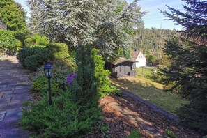 Classic Apartment, 5 Bedrooms | Garden