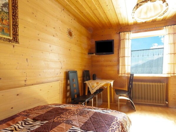 Classic Apartment, 1 Bedroom | 2 bedrooms, individually furnished, bed sheets - Wooden Apartment in St Johann in Tirol With a Terrace (Sankt Johann in Tirol)