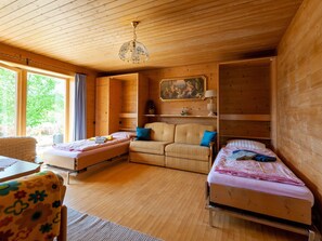 2 bedrooms, individually furnished, bed sheets - Wooden Apartment in St Johann in Tirol With a Terrace (Sankt Johann in Tirol)