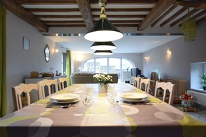 Classic House, 4 Bedrooms | Dining