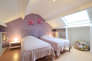 4 عدّة غرف نوم وطراز فريد لكل وحدة ومكواة/لوح كي