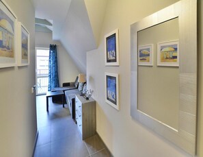 Classic Apartment, 3 Bedrooms | Dining - 2-room Apartment 30 m2, Rewal (Rewal)