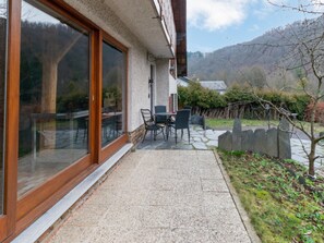 Classic House, 6 Bedrooms | Balcony