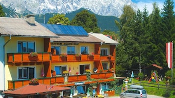 Classic Apartment, 2 Bedrooms | Exterior