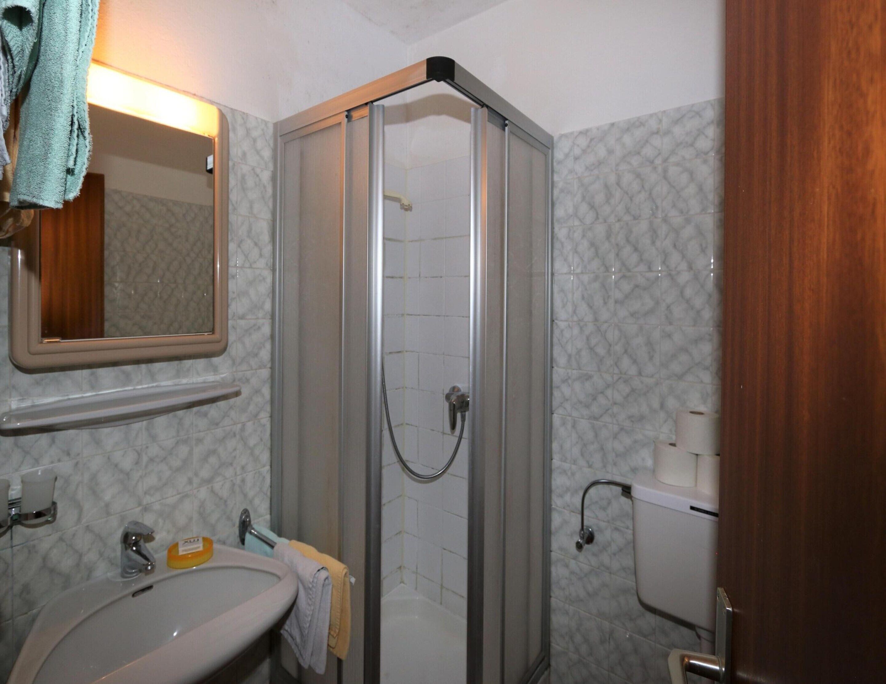 Classic Apartment, 2 Bedrooms | Bathroom