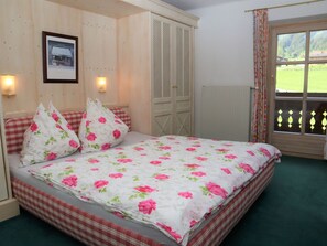 4 bedrooms, individually furnished, bed sheets