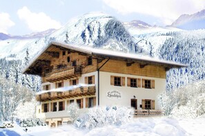 Apartamento conforto, 2 quartos | Fachada