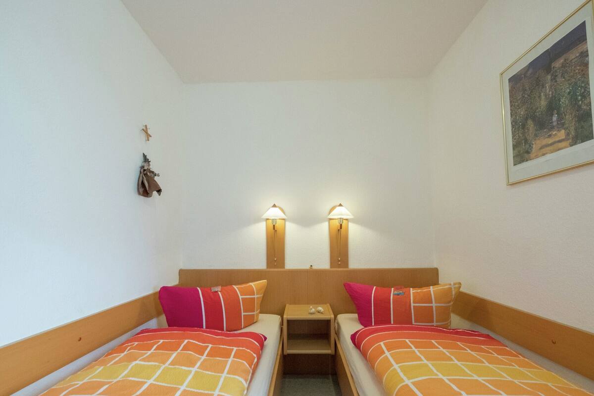 Comfort Apartment, 2 Bedrooms | 3 bedrooms, individually furnished, iron/ironing board, bed sheets