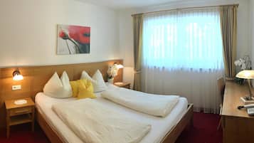 7 Schlafzimmer, individuell eingerichtet, Bettwäsche