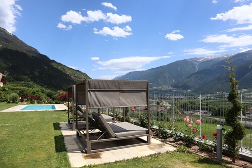 Residence Lahnhof, Laces