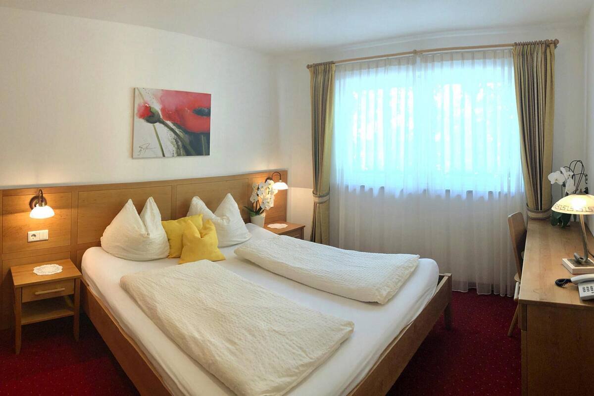 Comfort Apartment, 2 Bedrooms | 7 bedrooms, individually furnished, bed sheets